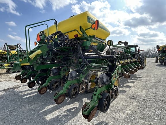 Image of John Deere DB44 equipment image 3