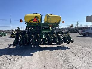 Main image John Deere DB44 12