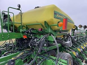 Main image John Deere DB66 22