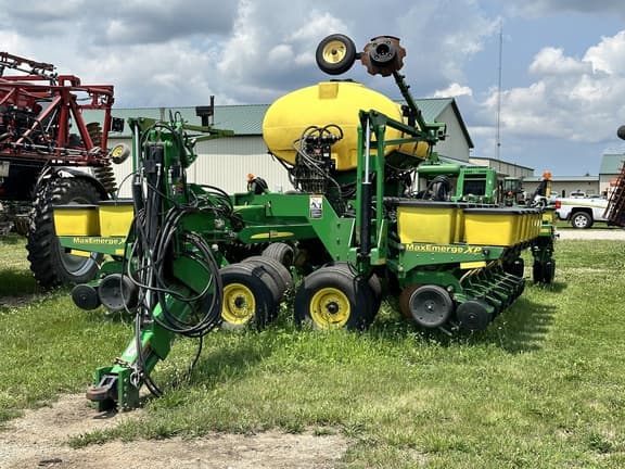 Image of John Deere DB44 equipment image 2