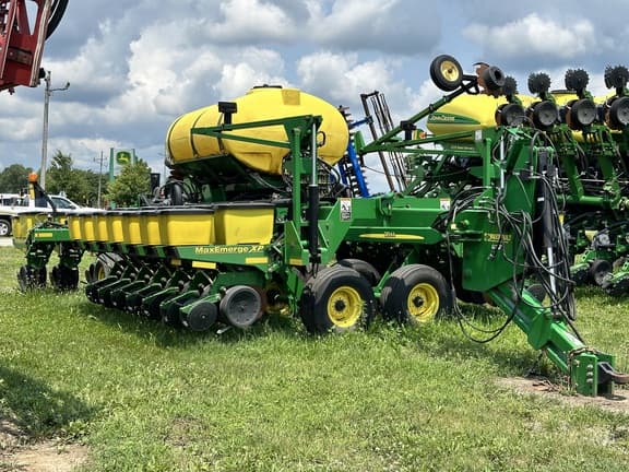 Image of John Deere DB44 equipment image 1
