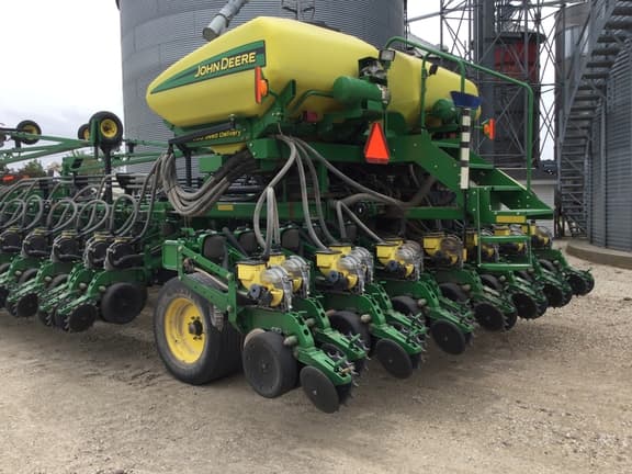 Image of John Deere DB60 equipment image 2