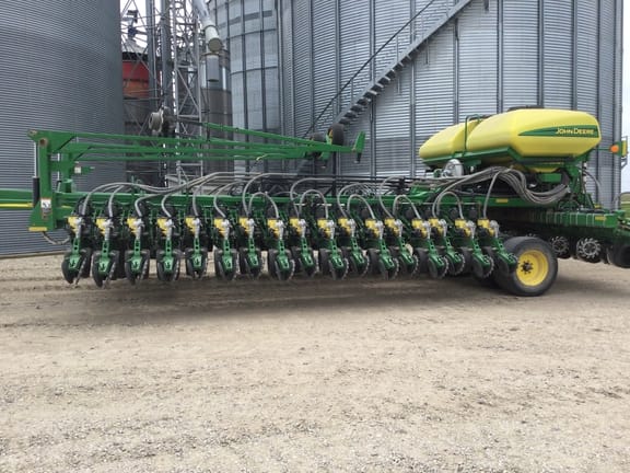 2011 John Deere DB60 Equipment Image0