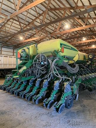 Image of John Deere DB60 equipment image 2