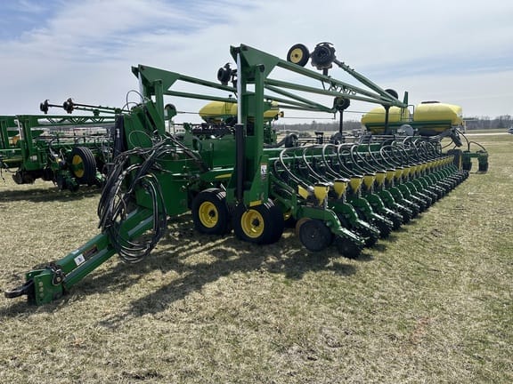 Main image John Deere DB88