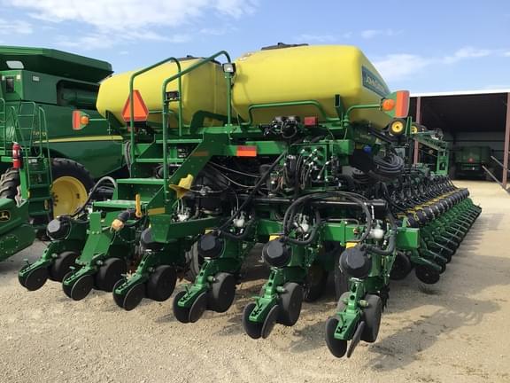 Image of John Deere DB90 equipment image 3