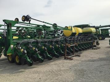 Main image John Deere DB90