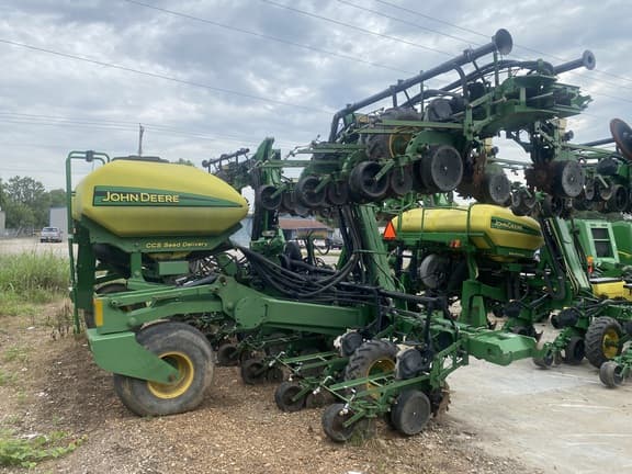 Image of John Deere DR18 equipment image 4