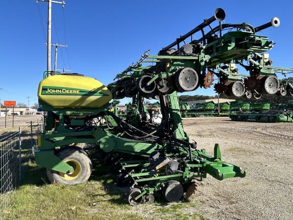 Image of John Deere DR18 equipment image 3