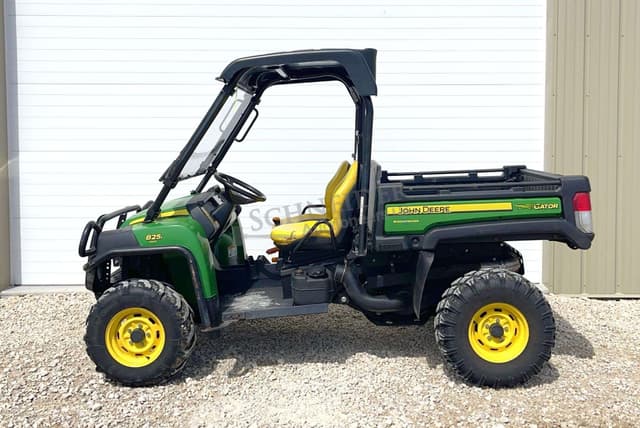 Image of John Deere Gator 825 equipment image 4