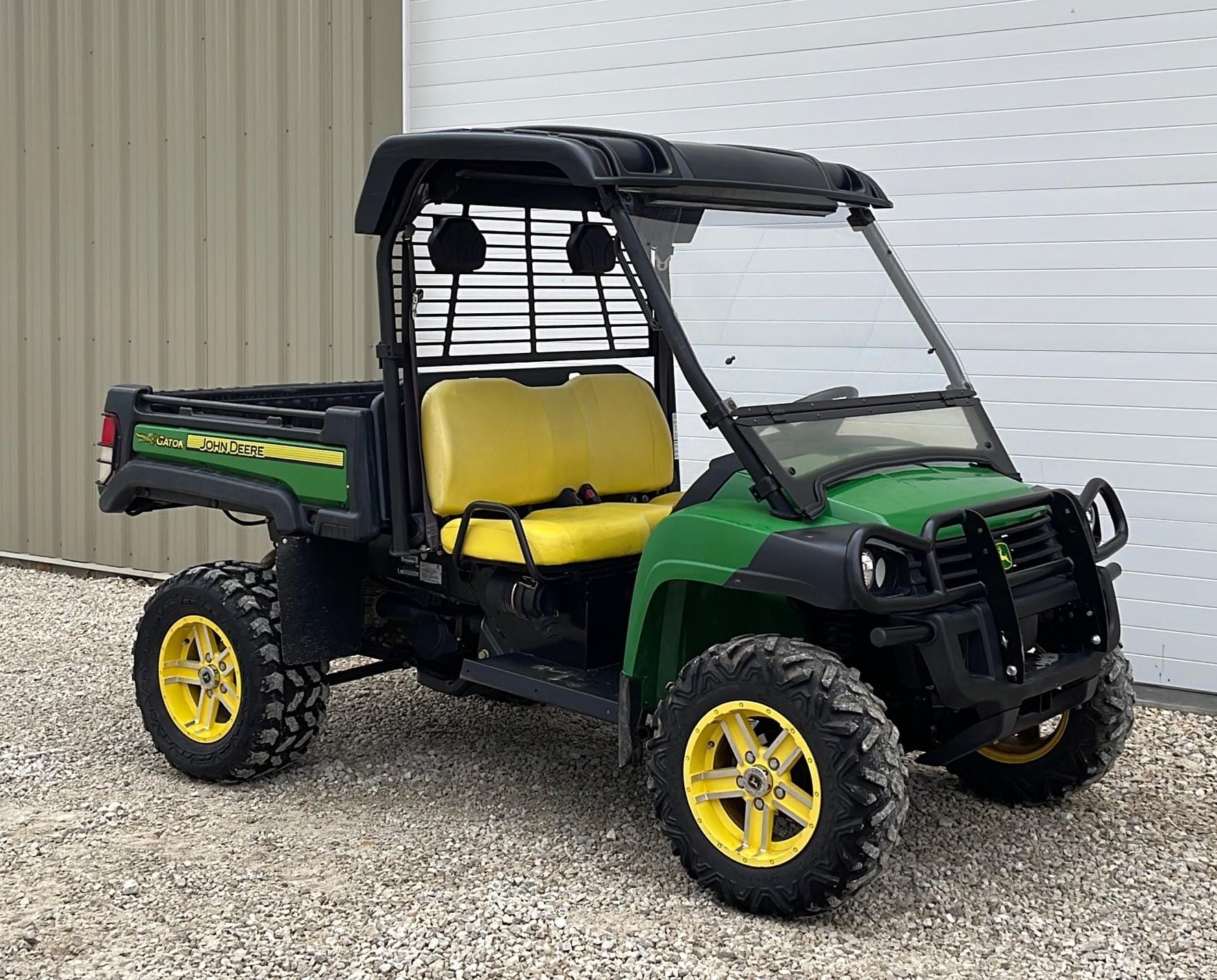 Main image John Deere Gator XUV 825i