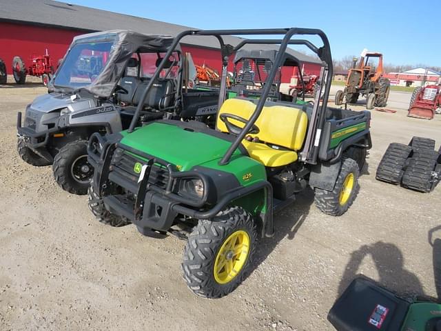 Image of John Deere Gator XUV 825i equipment image 1