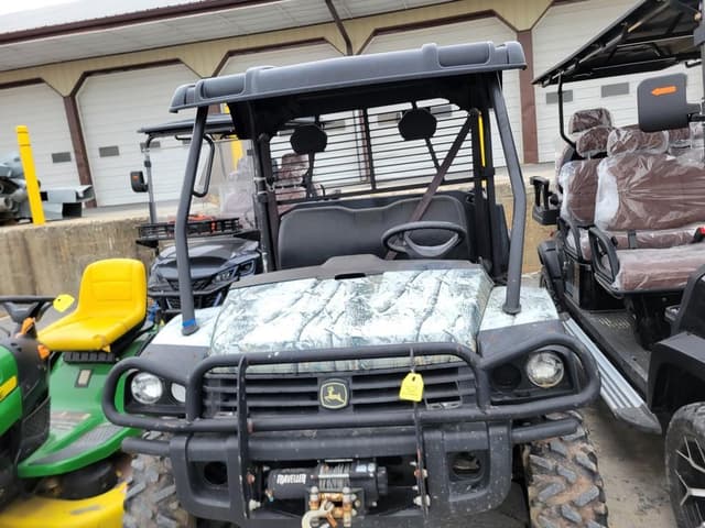 Image of John Deere Gator XUV 825i equipment image 1