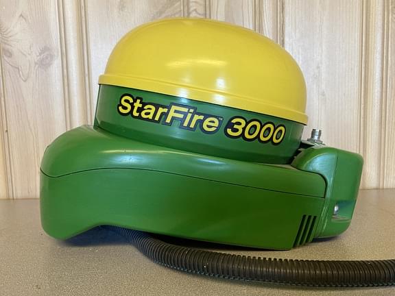 Image of John Deere StarFire 3000 Image 0