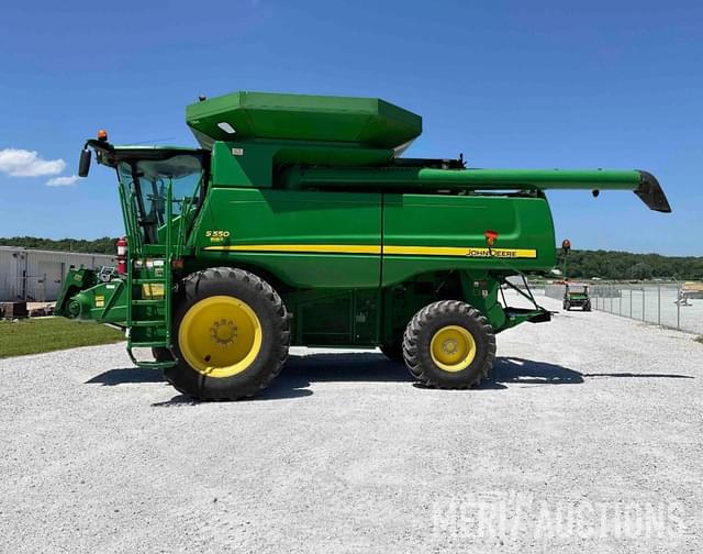 Image of John Deere S550 equipment image 2
