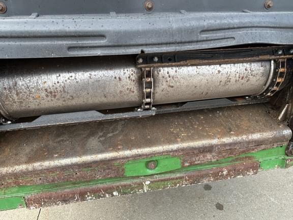 Image of John Deere S670 equipment image 3