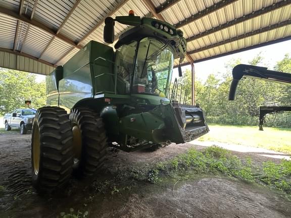Image of John Deere S670 equipment image 4
