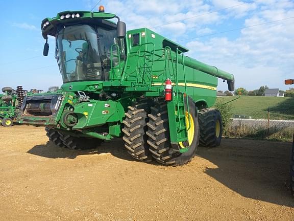 Image of John Deere S680 equipment image 1