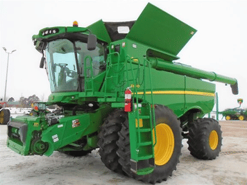 Main image John Deere S690