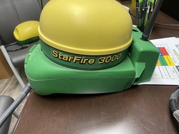 Image of John Deere StarFire 3000 Image 0