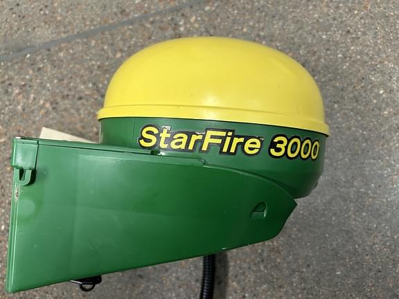 Image of John Deere StarFire 3000 Image 1