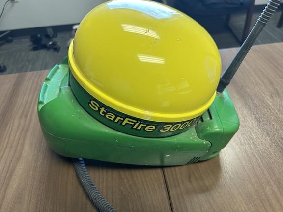 Image of John Deere StarFire 3000 Primary image