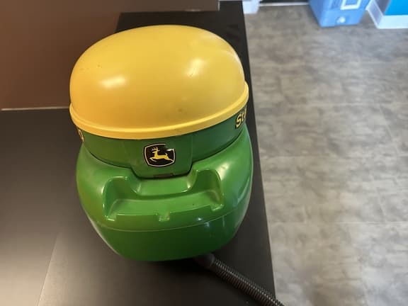 Image of John Deere StarFire 3000 Image 1