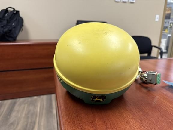 Image of John Deere StarFire 3000 Image 1