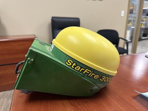Image of John Deere StarFire 3000 Image 0