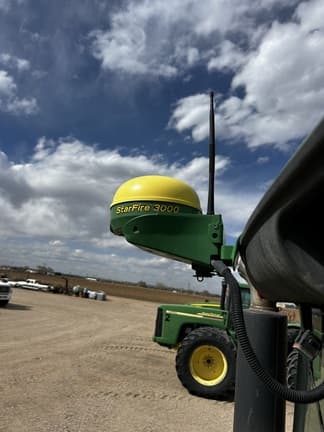 Image of John Deere StarFire 3000 Image 0
