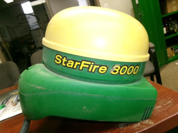 Image of John Deere StarFire 3000 equipment image 1