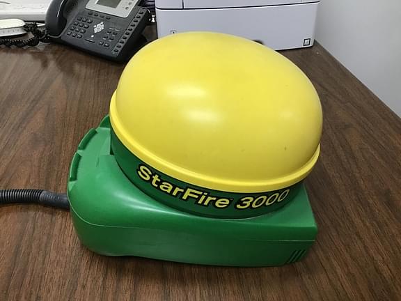 Image of John Deere StarFire 3000 equipment image 1