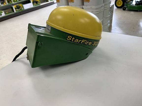 Image of John Deere StarFire 3000 Image 1