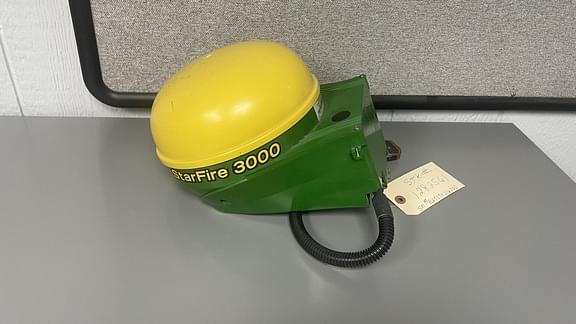 Image of John Deere StarFire 3000 equipment image 1