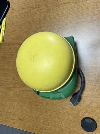 Image of John Deere StarFire 3000 equipment image 3