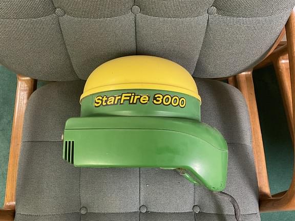 Image of John Deere StarFire 3000 Image 0