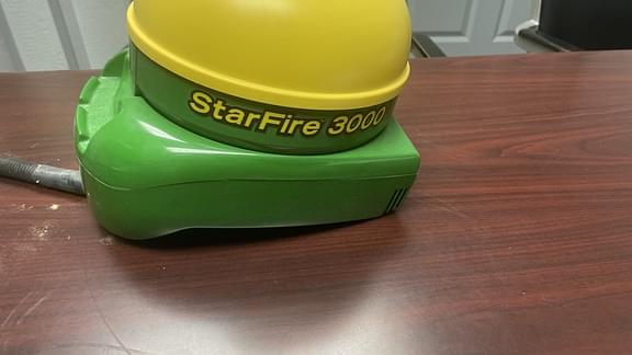 Image of John Deere StarFire 3000 equipment image 3