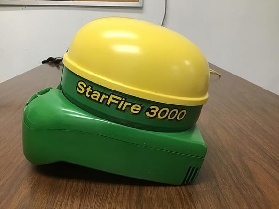 Image of John Deere StarFire 3000 equipment image 1