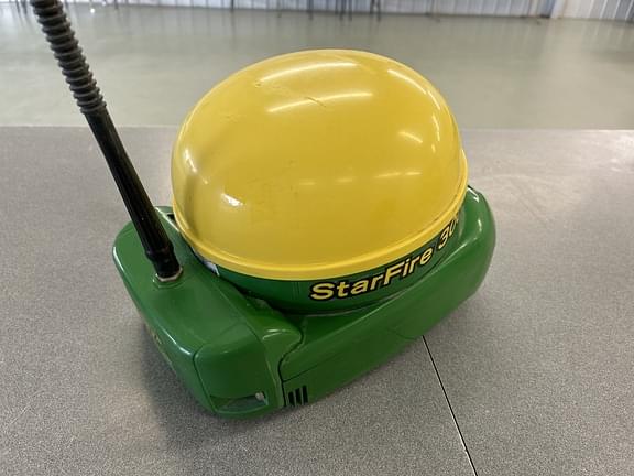 Image of John Deere StarFire 3000 Image 1