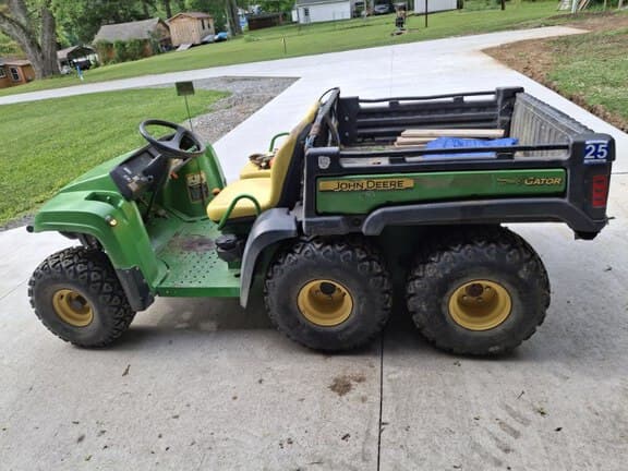 Image of John Deere Gator TH 6x4 equipment image 1