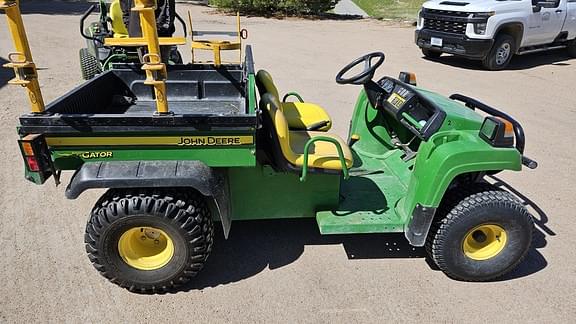 Image of John Deere Gator TS 4x2 equipment image 2