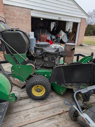 Image of John Deere WG36A equipment image 4