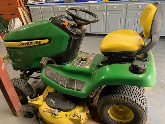 Image of John Deere X300 equipment image 2