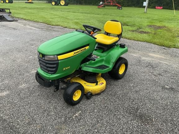 Image of John Deere X300 equipment image 1