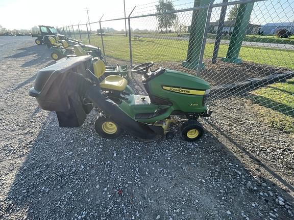 Image of John Deere X300 equipment image 4