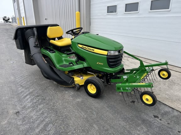 2011 John Deere X300 Equipment Image0