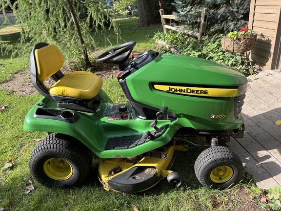 Image of John Deere X300 equipment image 2