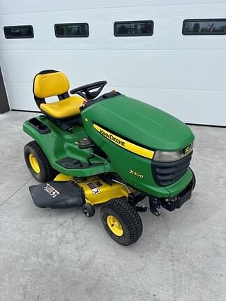 2011 John Deere X300 Equipment Image0