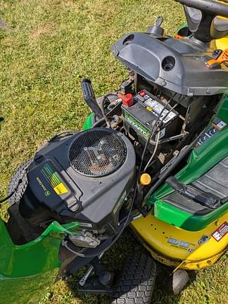 Image of John Deere X300 equipment image 3