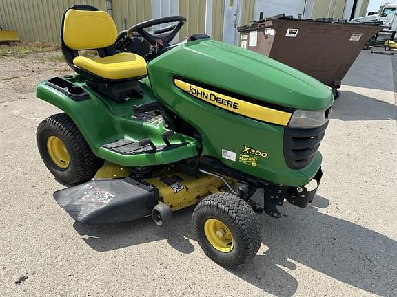 Image of John Deere X300 equipment image 1